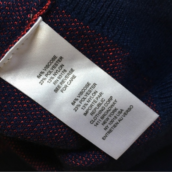 TRUTH by Republic Knit Sweater Pullover Heart Valentine’s Navy Size small - Picture 4 of 4